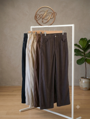 2026/07/1000650374.png Pantalón de Corderoy Clásico